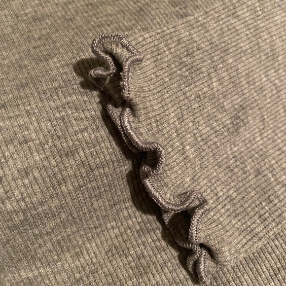 Long sleeve Ruffle Dress - Picture 2 of 3